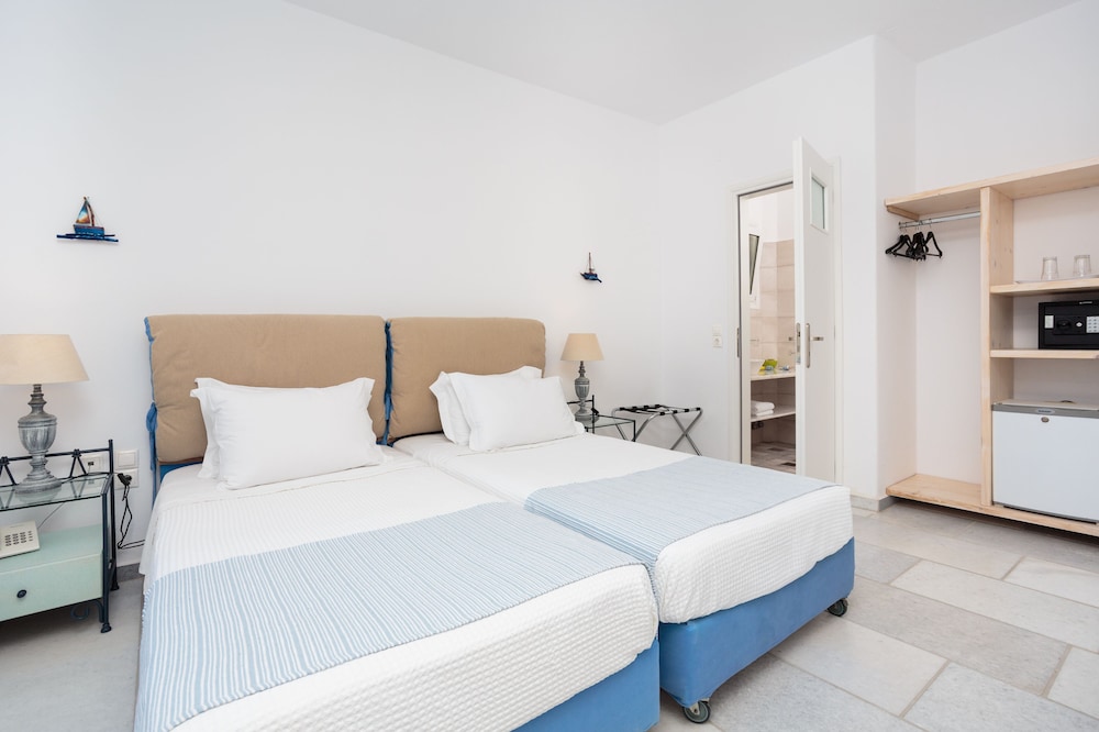 Triple Room, Sea View - Photo 8