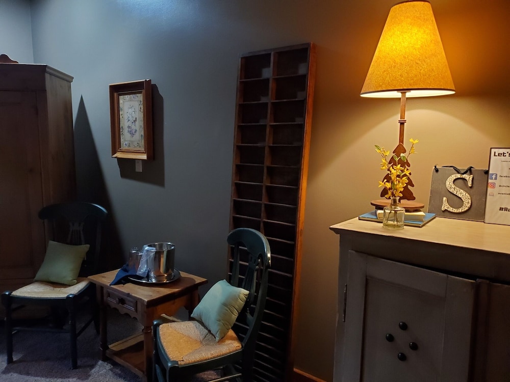 Room, Private Bathroom (Floral Room) photo 2