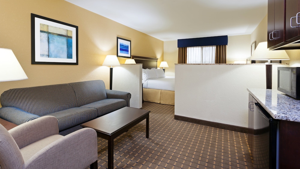 Suite, 1 King Bed (Additional Living Area) - Photo 2