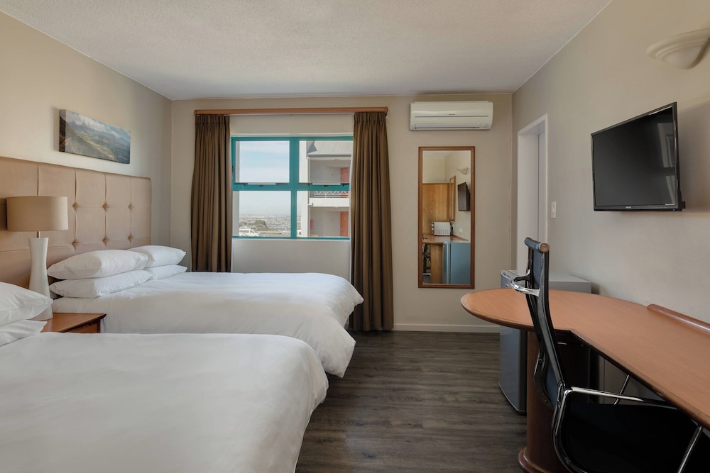Room, 2 Double Beds - Photo 1