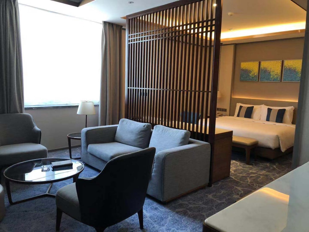 Deluxe Suite photo 1