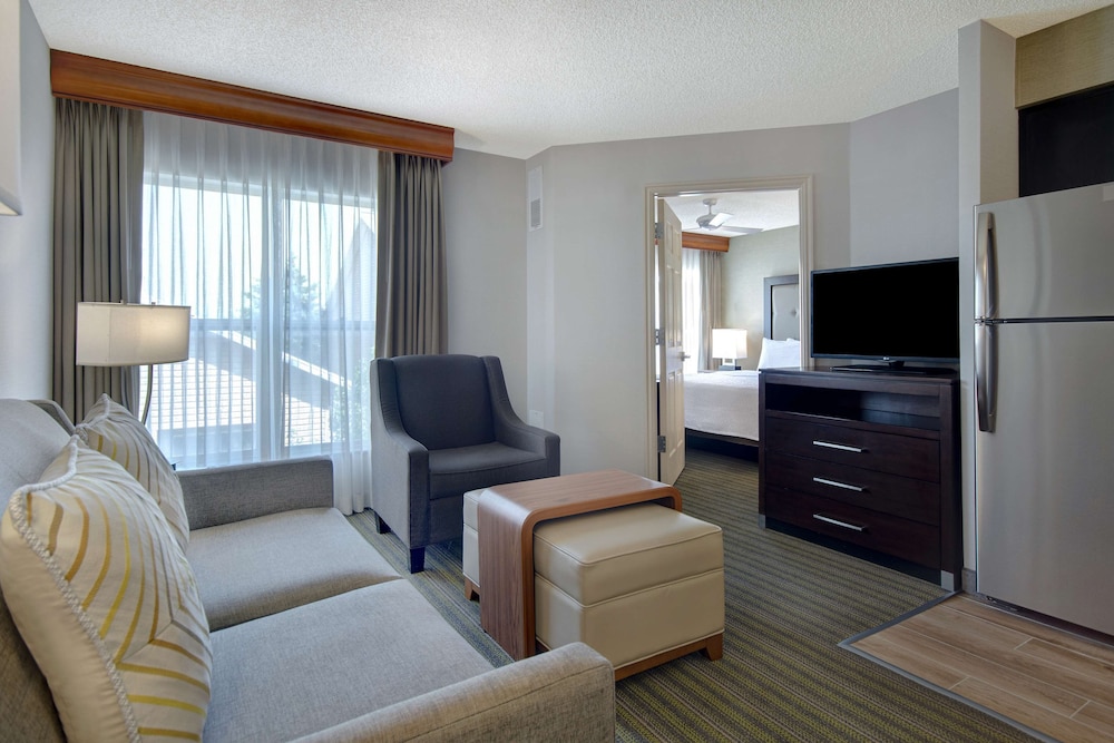 Suite, 1 King Bed - Photo 1