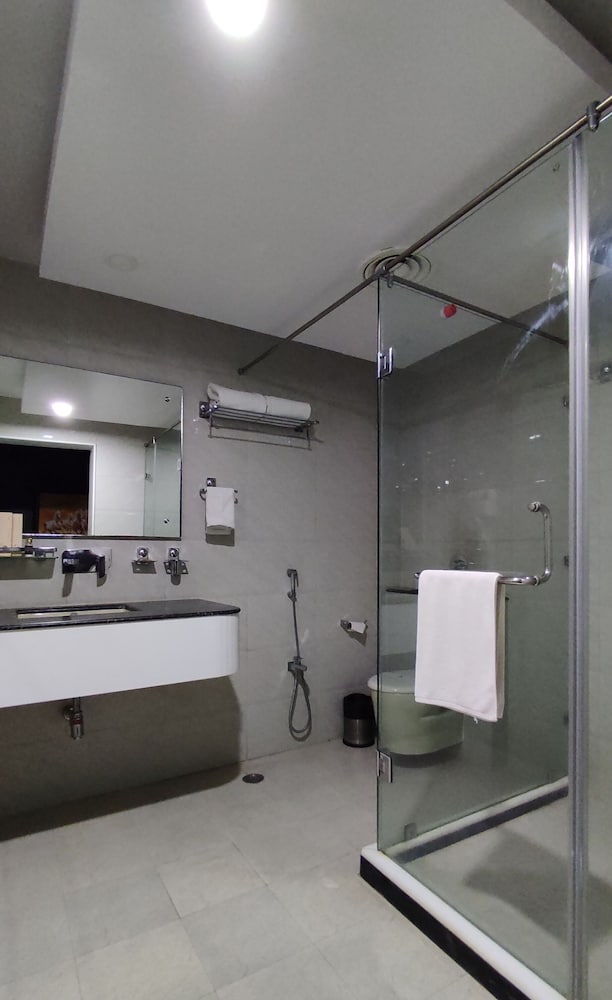 Executive Room - Photo 5