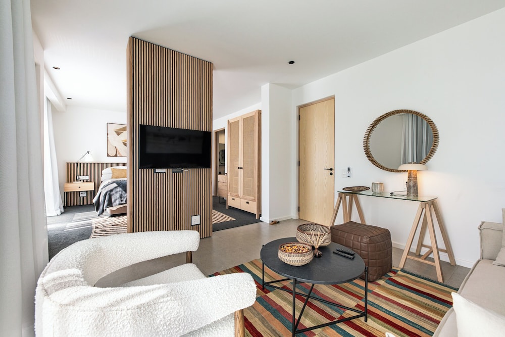 Luxury Apartment photo 2