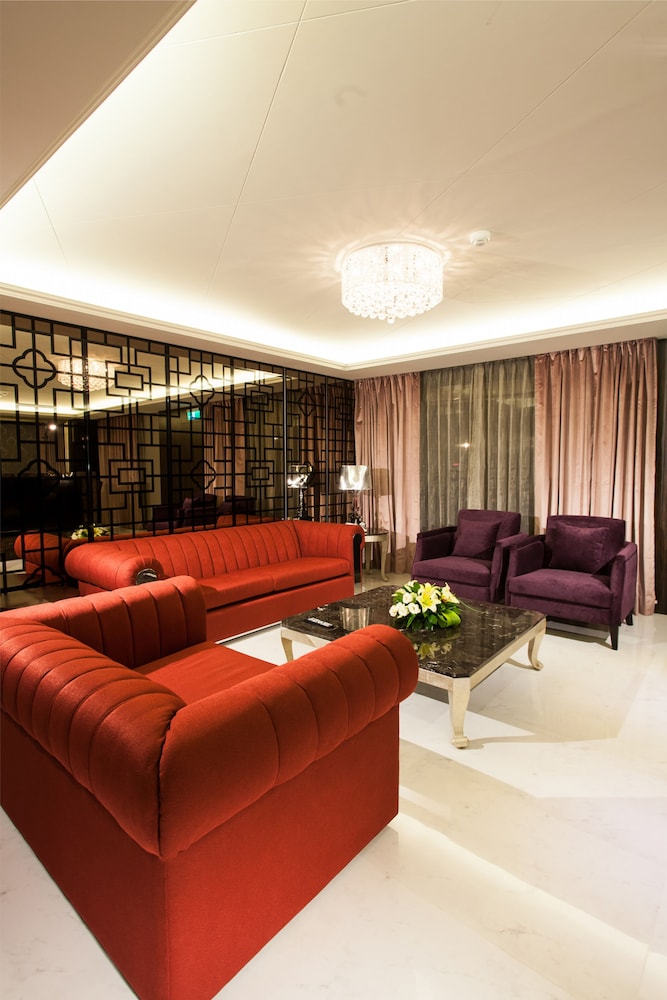 Suite, 1 King Bed, Non Smoking (General) photo 2