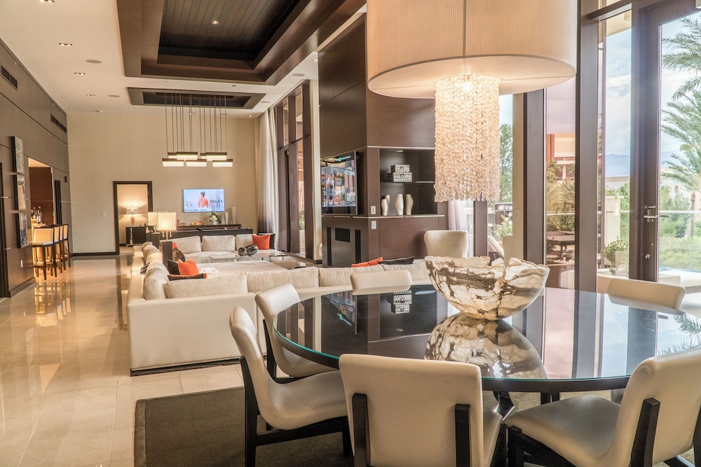 Grand Villa, 2 Bedrooms