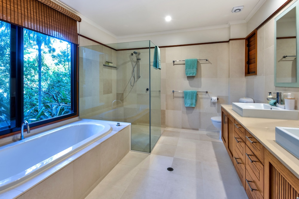 Luxury House, 5 Bedrooms, Private Pool, Ocean View, 2 Golf Buggies photo 2
