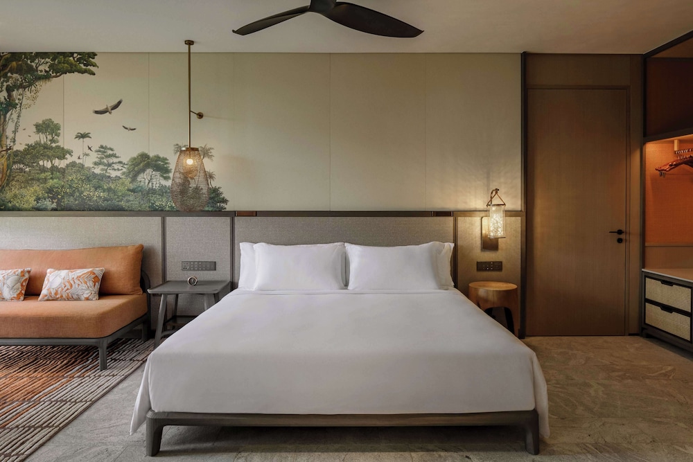 Room, 1 King Bed (Retreat) photo 2