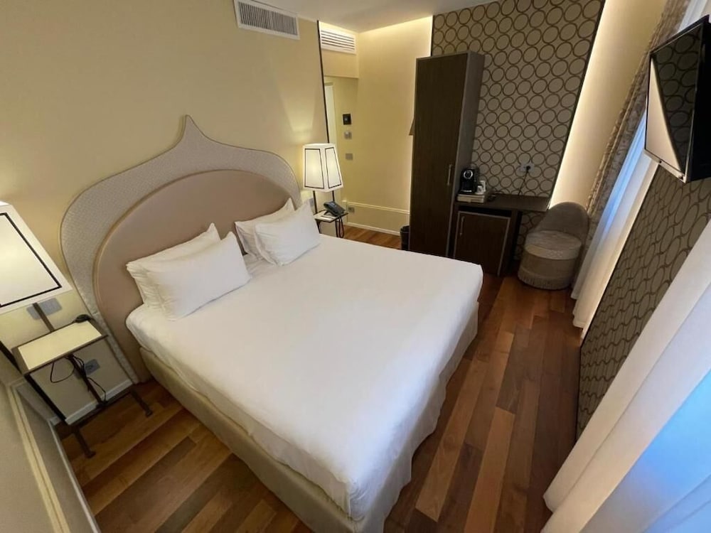 Available room
