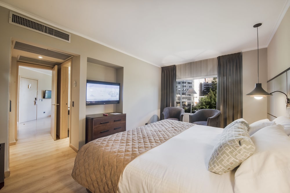 Junior Room, 1 Queen Bed - Photo 1
