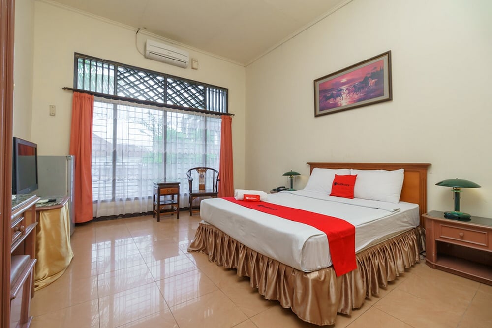 Premium Room (RedDoorz)