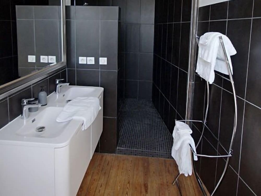 Superior Suite, Ensuite, Garden View photo 3