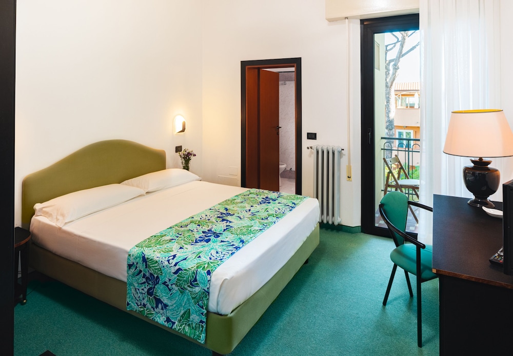 Standard Room photo 2
