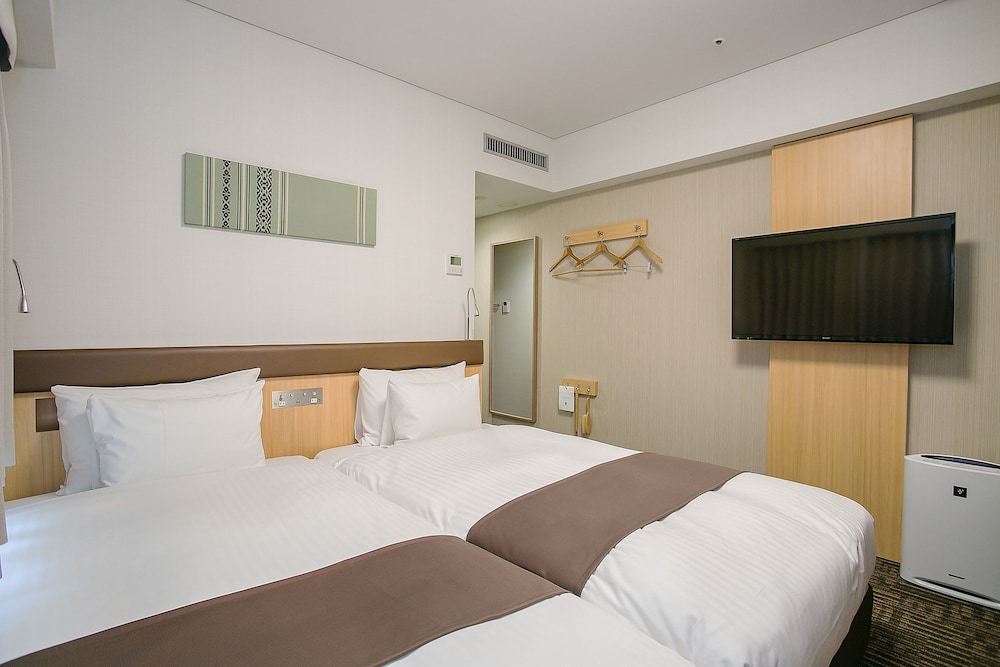 Standard Twin Room, Non Smoking - Photo 8