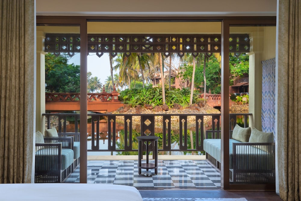 Premium Room, Lagoon View (Balcony) - Photo 4
