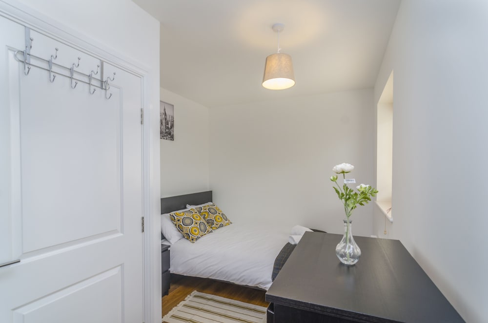 House, 2 Bedrooms photo 1