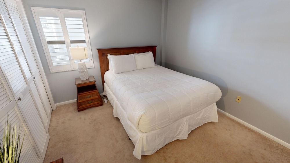 Condo, 2 Bedrooms