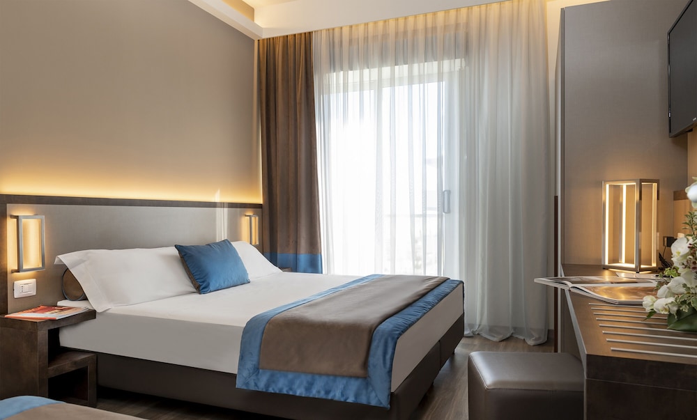 Deluxe Double or Twin Room - Photo 1