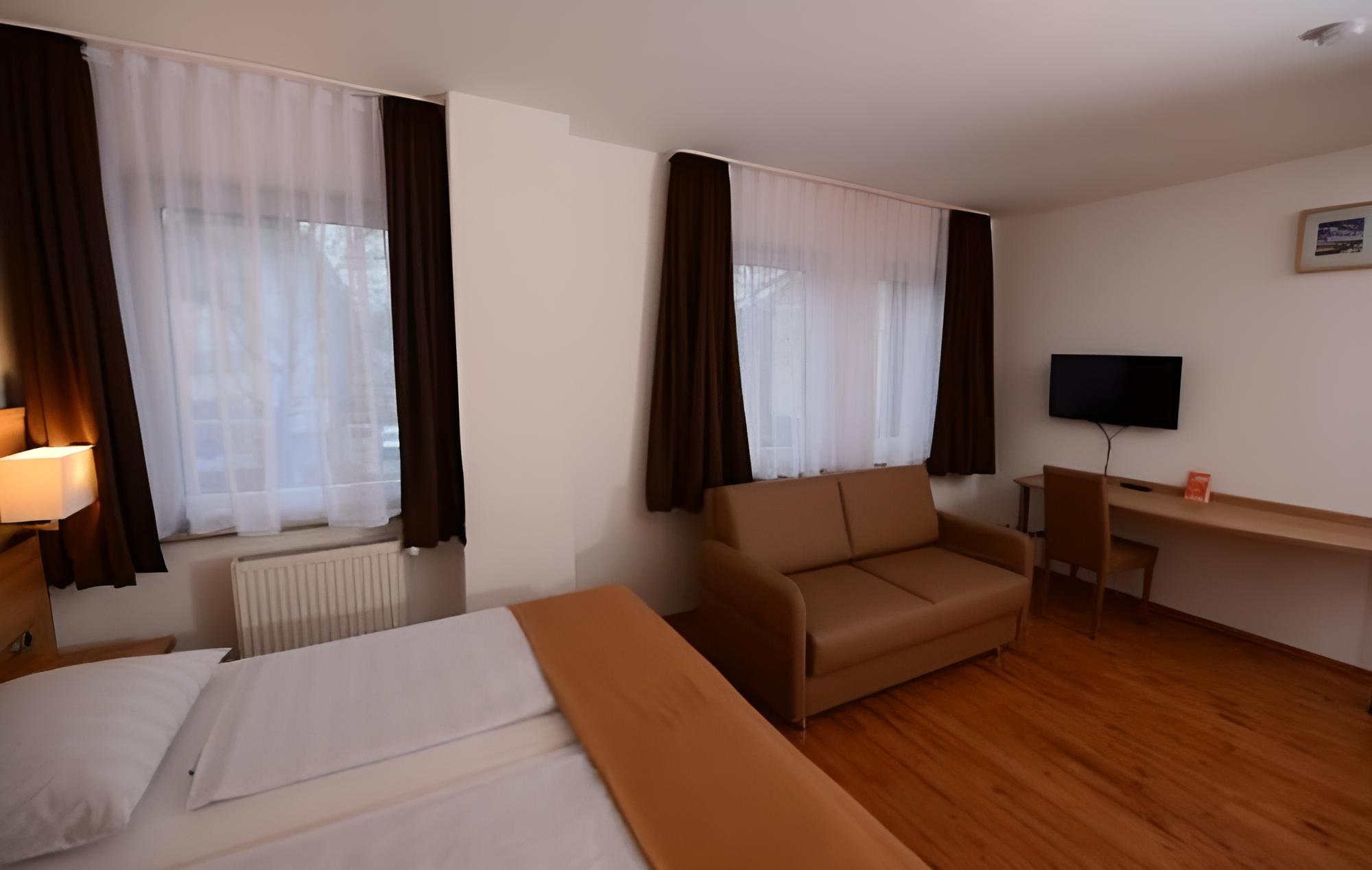 Double Room - Photo 3