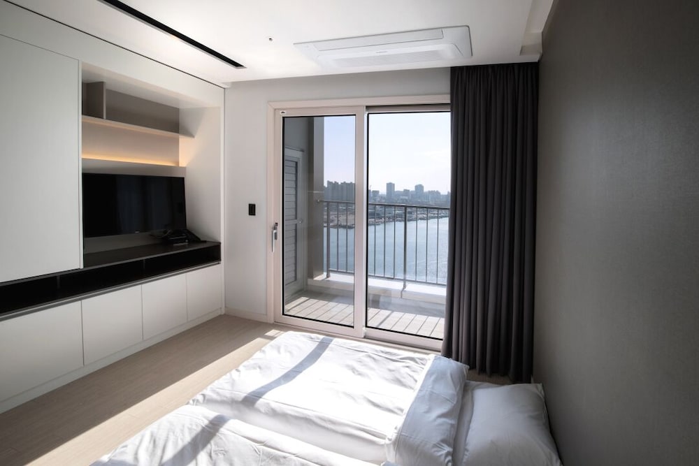Deluxe Room - Photo 3