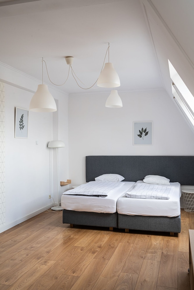 Romantic Studio Suite, 2 Twin Beds photo 2