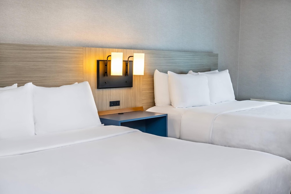 Room, 2 Queen Beds, Non Smoking - Photo 4