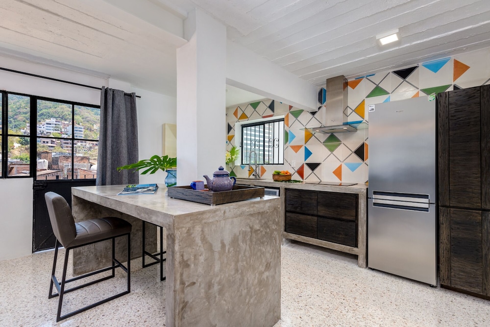 Cuale Condos 1 Bedroom #401 Romantic Zone