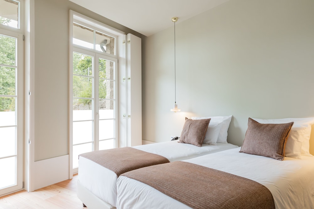 Twin Room - Photo 1