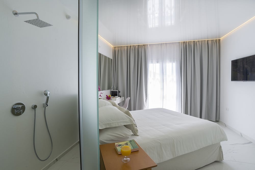 Double Room, Pool Access, Sea View (Prestige) - Photo 2