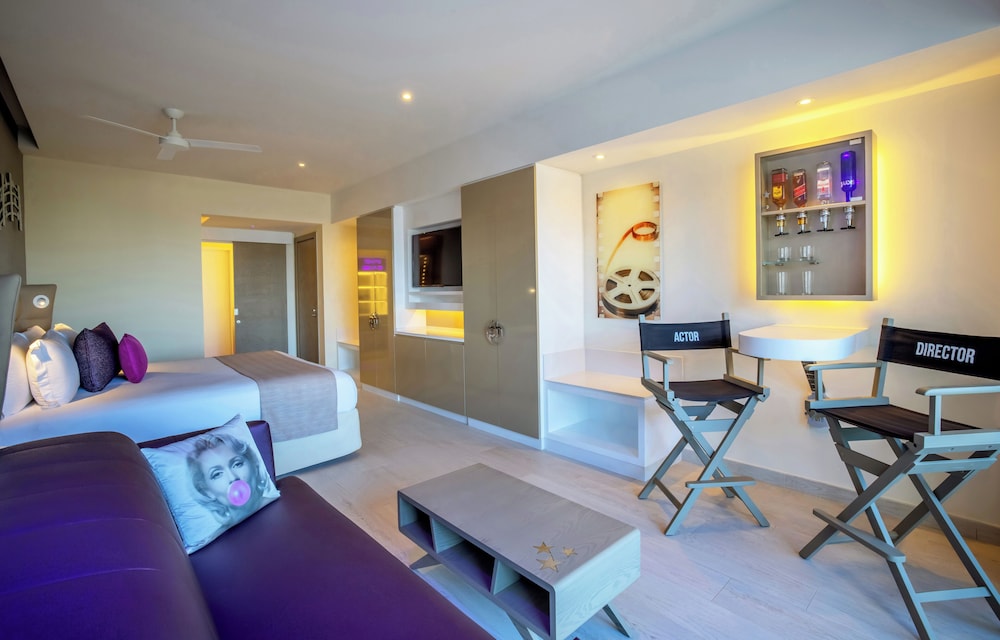 STAR Class Junior Suite - Photo 2