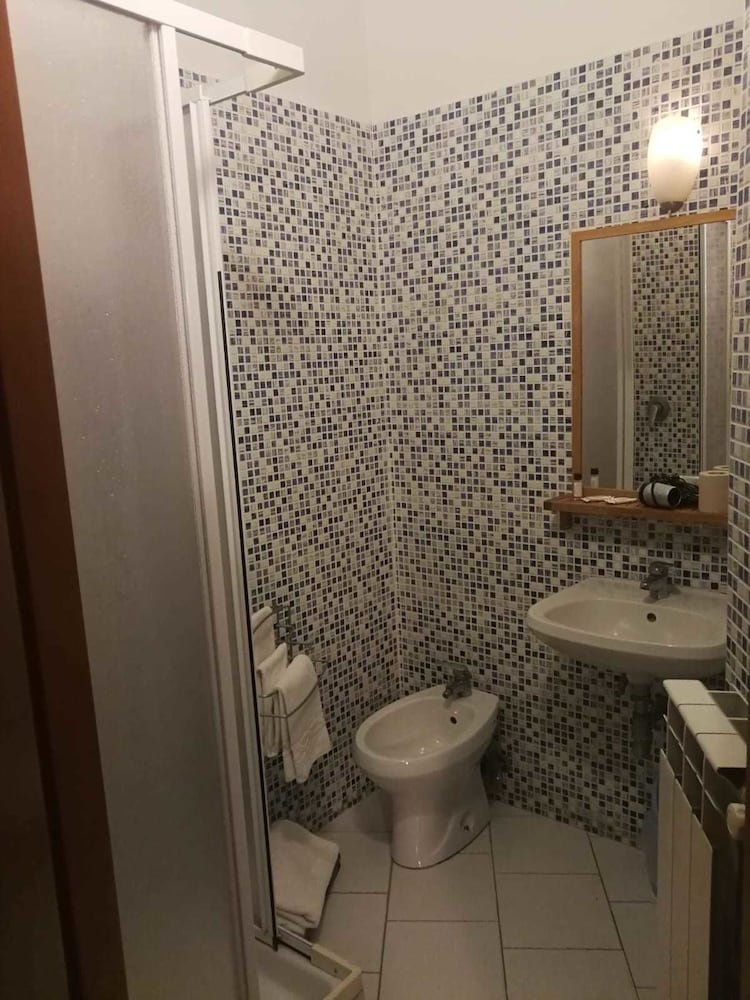 Basic Quadruple Room, Accessible, Non Smoking photo 3