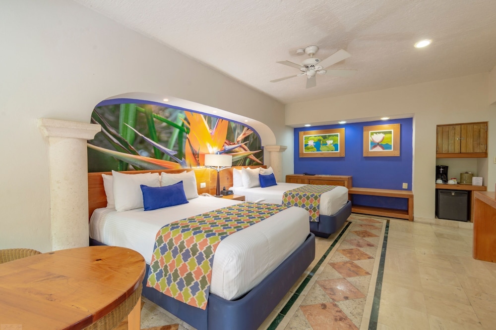 Standard Room, 2 Double Beds, City View