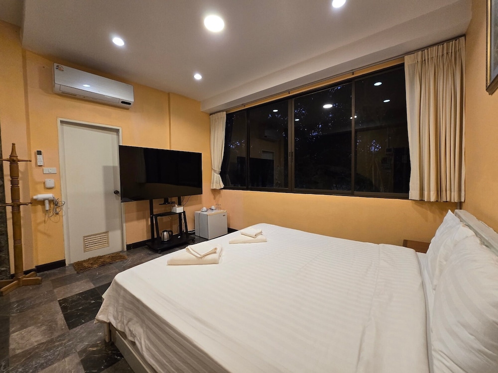 Double Room - Photo 9
