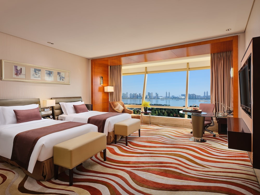 Premium Room, 2 Twin Beds, Accessible, River View (Upgraded, Club Lounge Access)