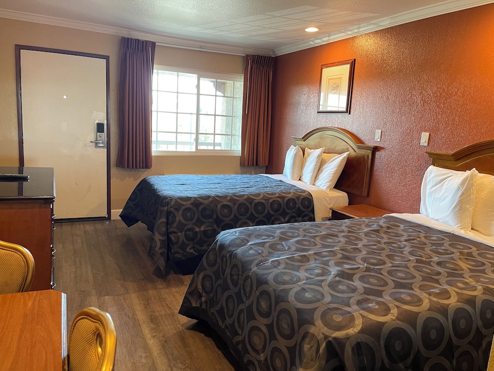 Deluxe Room, 2 Double Beds, photo 7