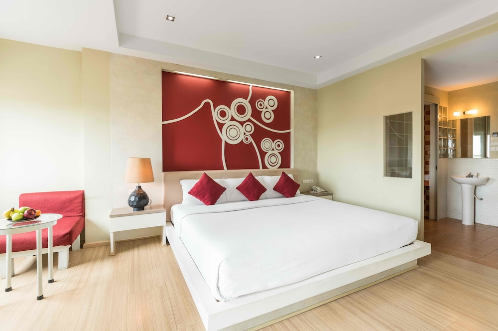 Deluxe Room - Photo 3