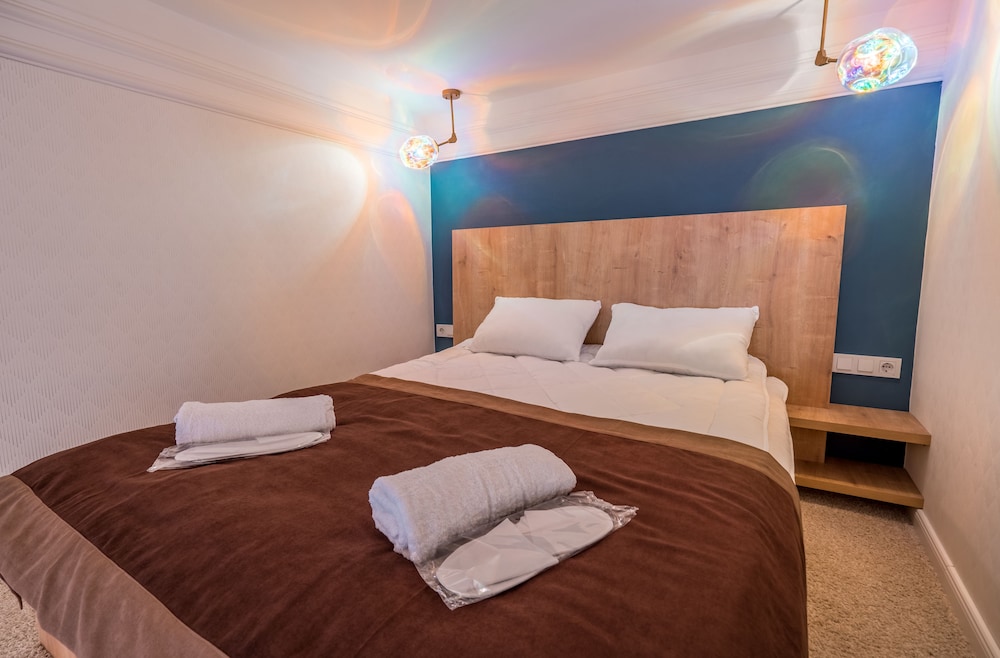 Comfort Room, City View