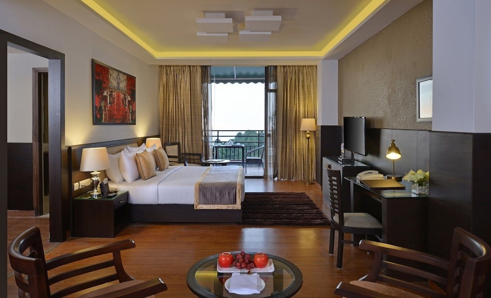 Deluxe Room, 2 Twin Beds photo 2