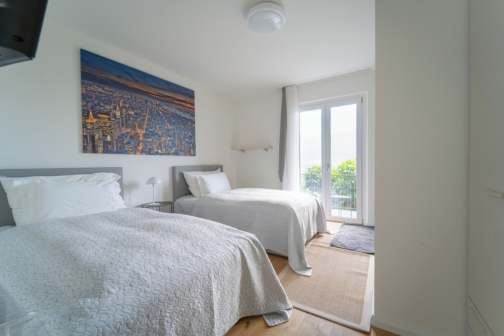 Family Apartment, 2 Bedrooms, 2 Bathrooms, Mountainside (Lake Paradise) photo 2