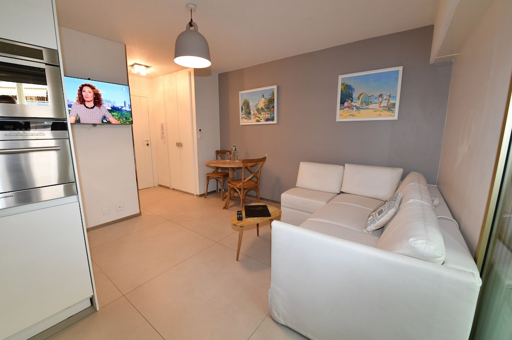 Studio Raphael (emplacement à 100 m de l'hôtel) photo 2
