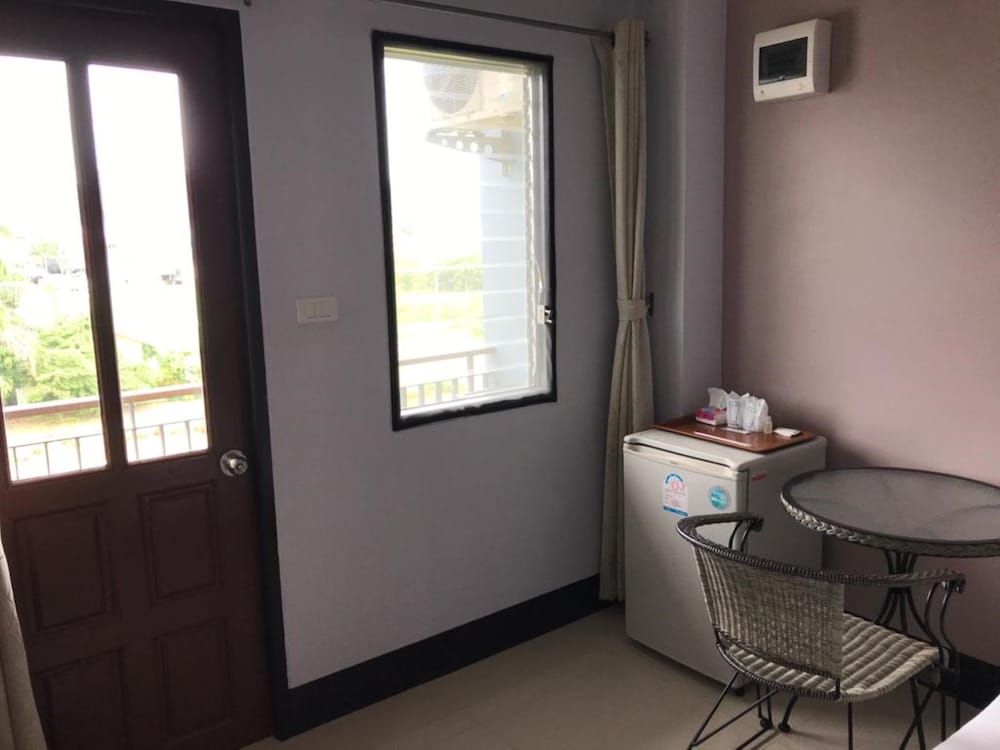 Deluxe Double Room - Photo 9