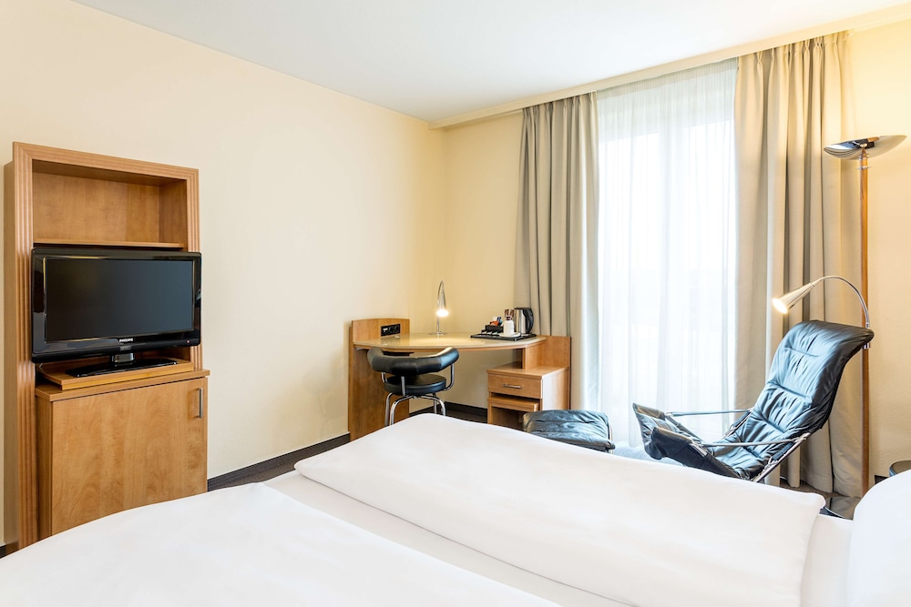Standard Room (View, Extra Bed 3 adults)