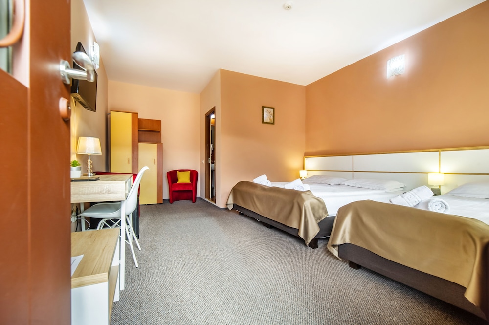 Standard Triple Room - Photo 1