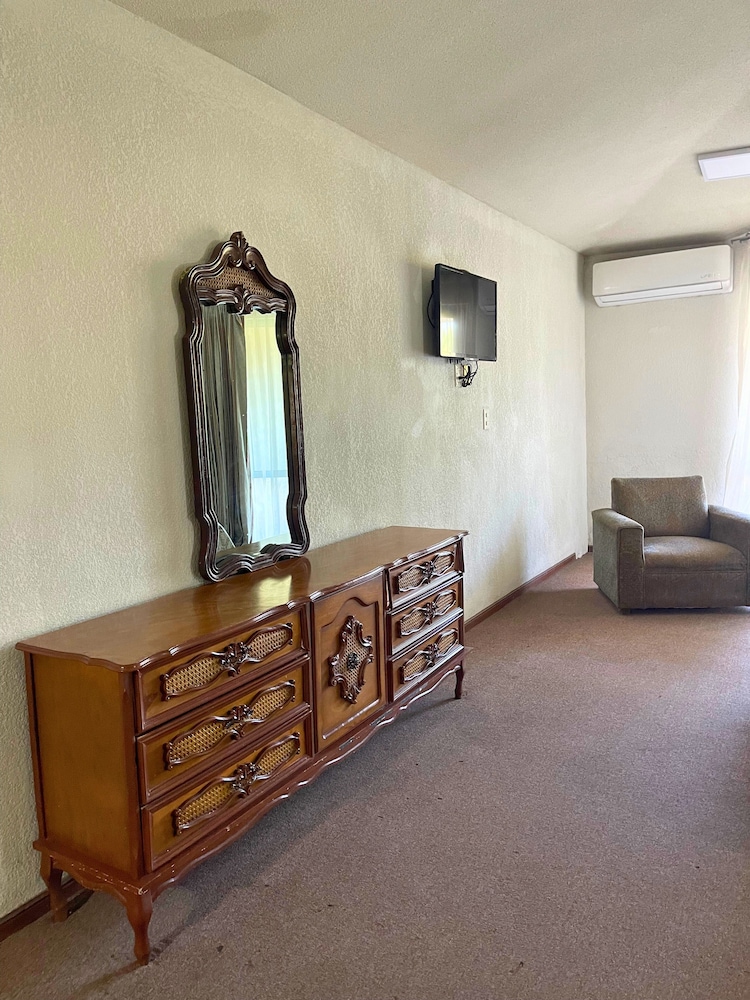 Standard Room photo 2