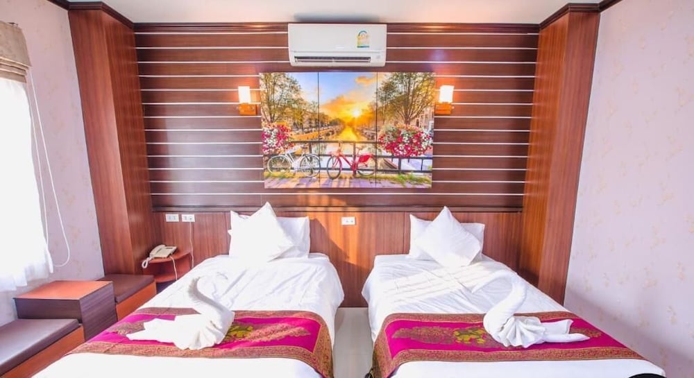 Deluxe Twin Room