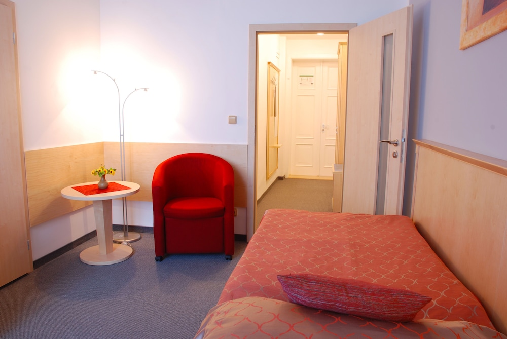 Single Room photo 3
