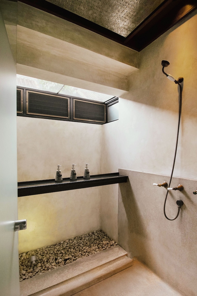 The Ocean Pool Villa - Photo 15