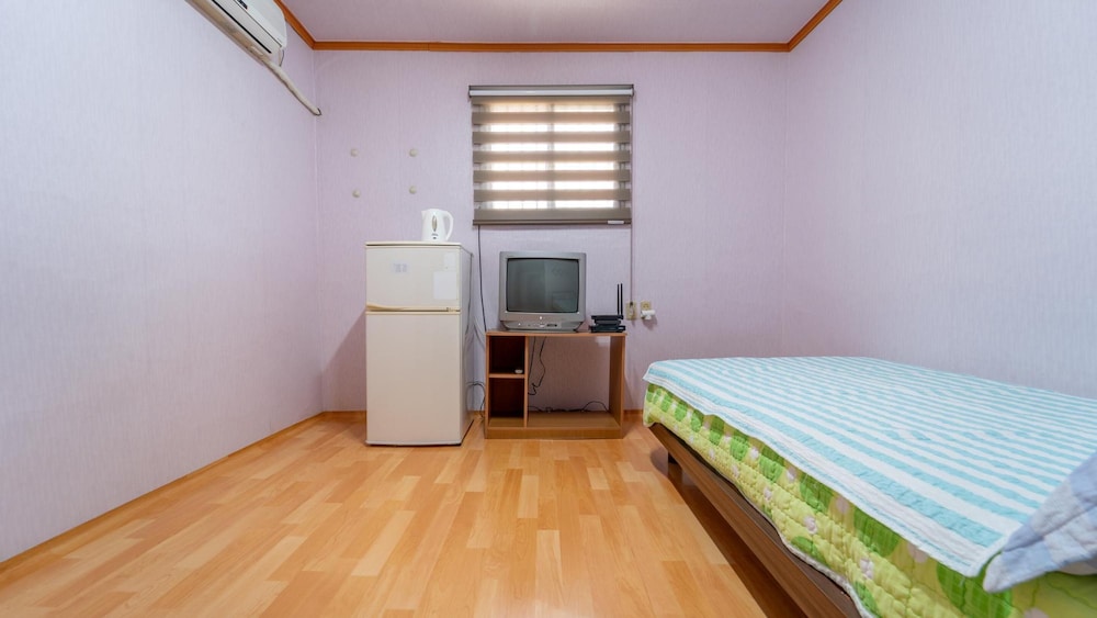 Basic Room, 1 Bedroom (bed room 111ho) photo 2