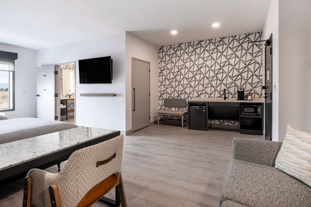 Studio Suite, 2 Queen Beds, Accessible (Communications, Mobility, Access Tub) - Photo 3