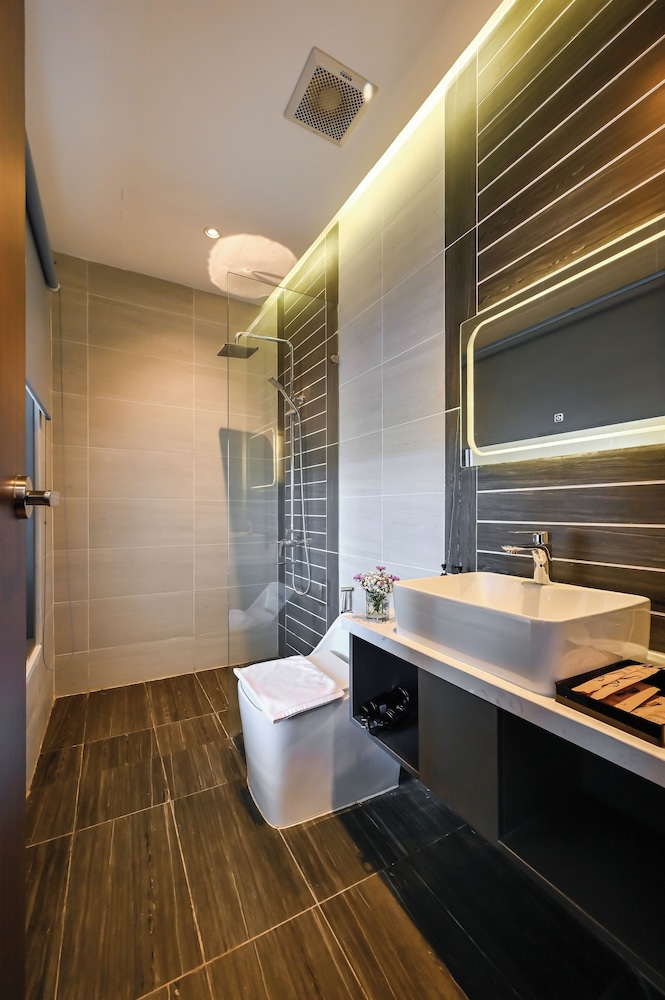 Premier Double or Twin Room, City View - Photo 3